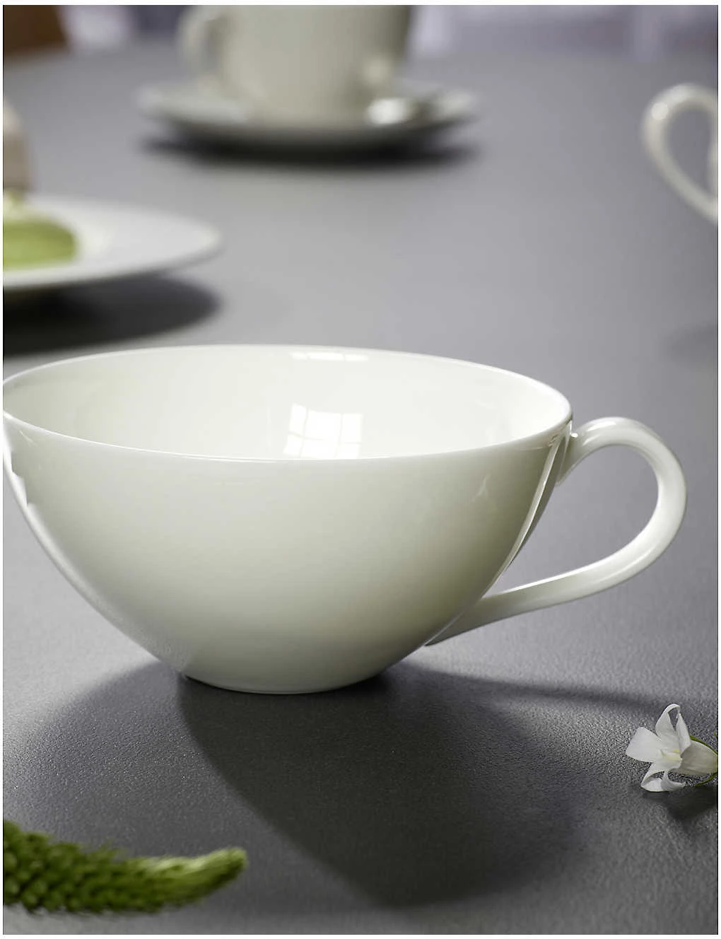 VILLEROY & BOCH Anmut Porcelain Tea Cup 200ml 2 VILLEROY & BOCH Anmut Porcelain Tea Cup 200ml - Image 2